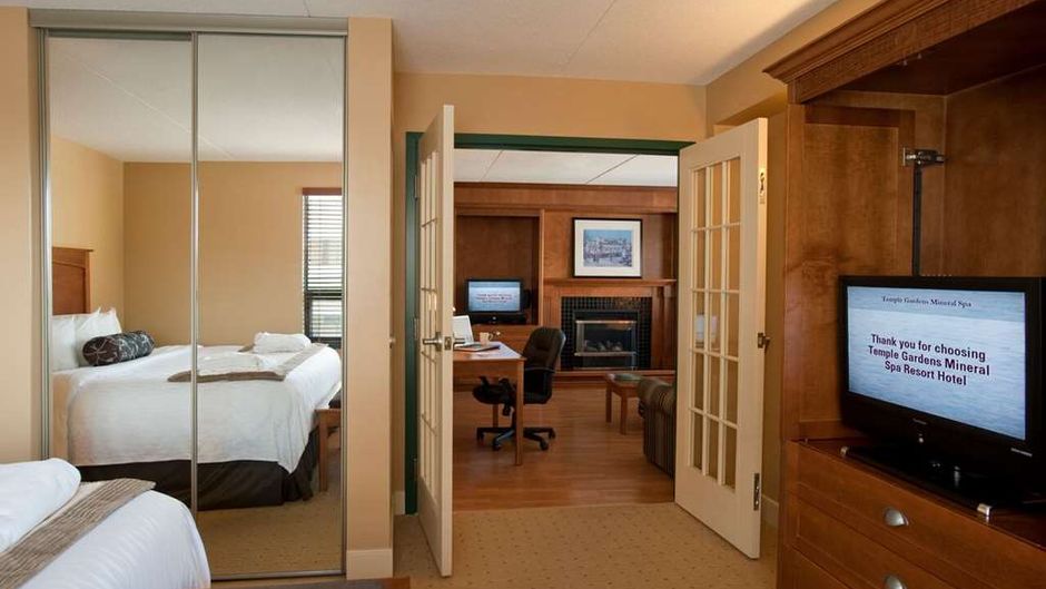 Temple Gardens Hotel & Spa Suite