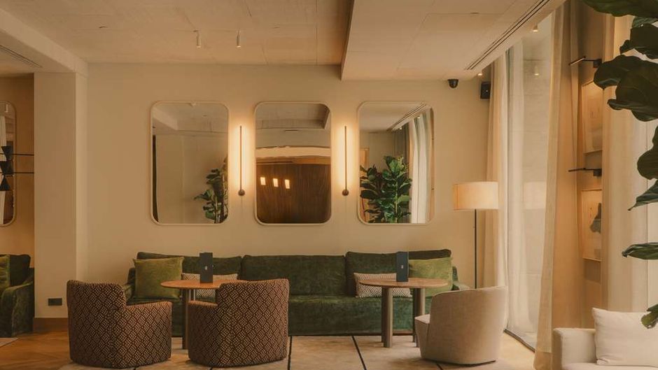 Hotel Regina Lobby