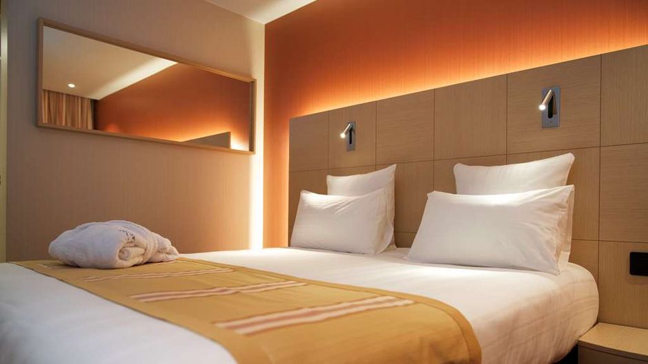 Nash Airport Hotel Room