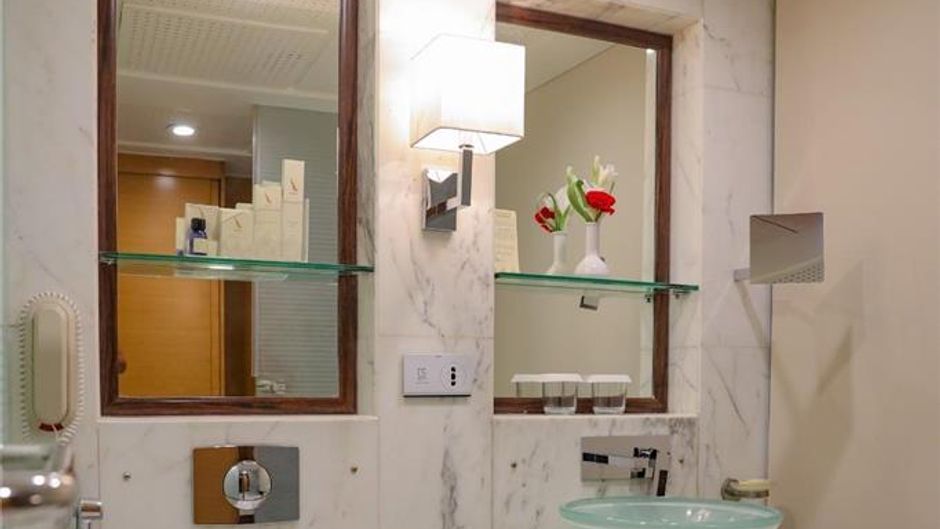 Avari Towers Karachi Room