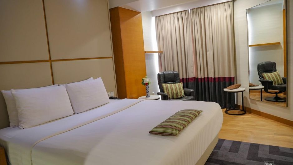 Avari Towers Karachi Room