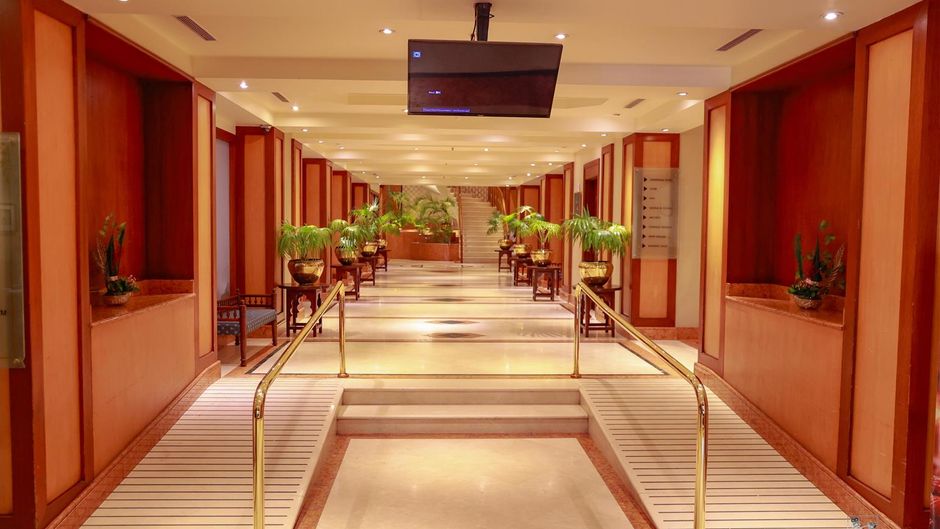 Avari Towers Karachi Lobby