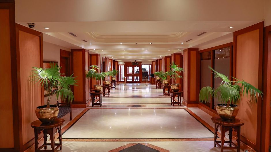 Avari Towers Karachi Lobby