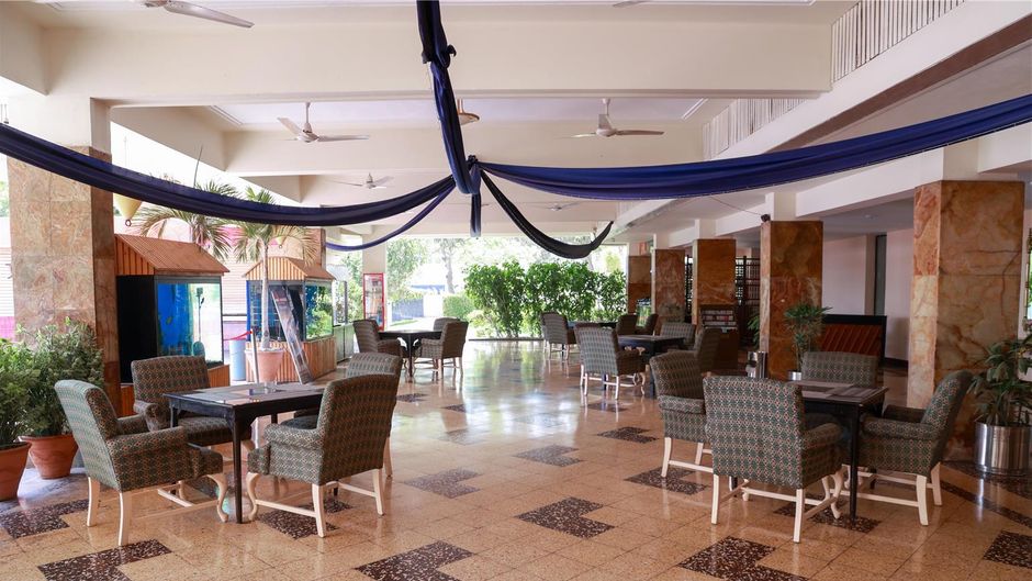 Beach Luxury Hotel Lobby