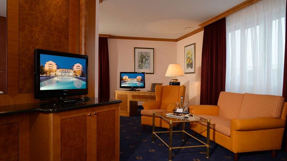 The Monarch Hotel Suite