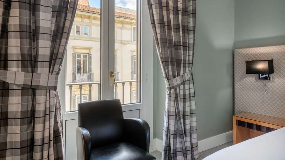 Hotel Larios Room