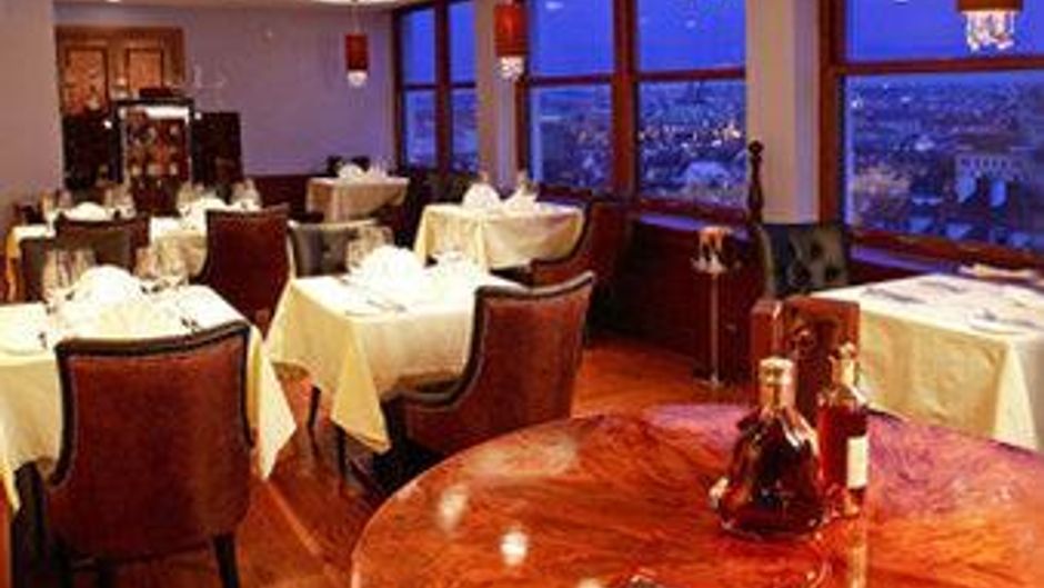 Golden Well Hotel Restaurant