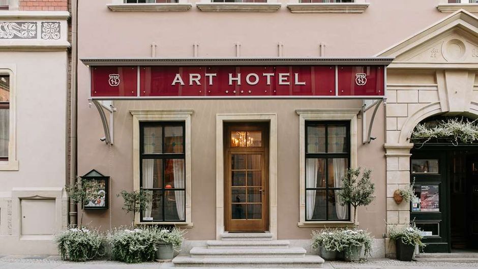 Art Hotel Exterior
