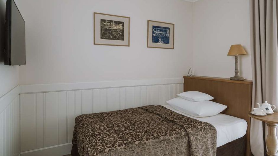 Art Hotel Room