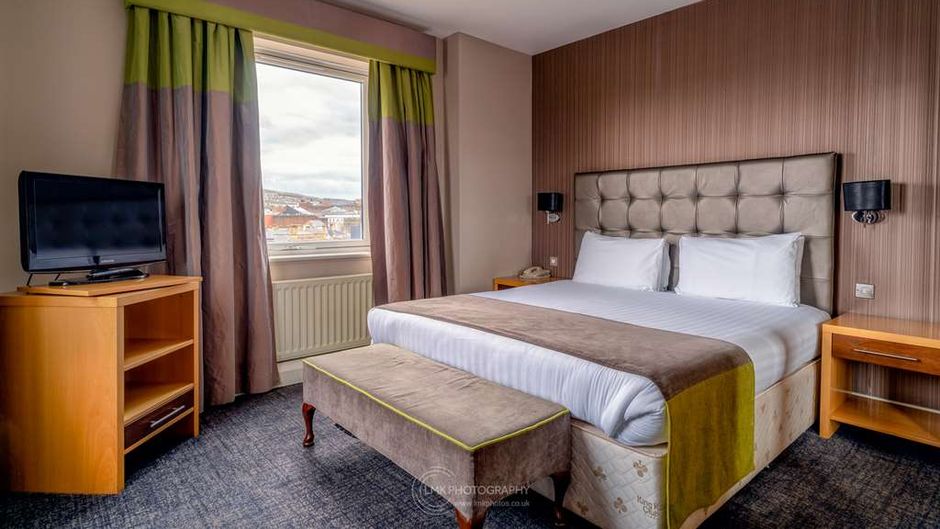 City Hotel Suite