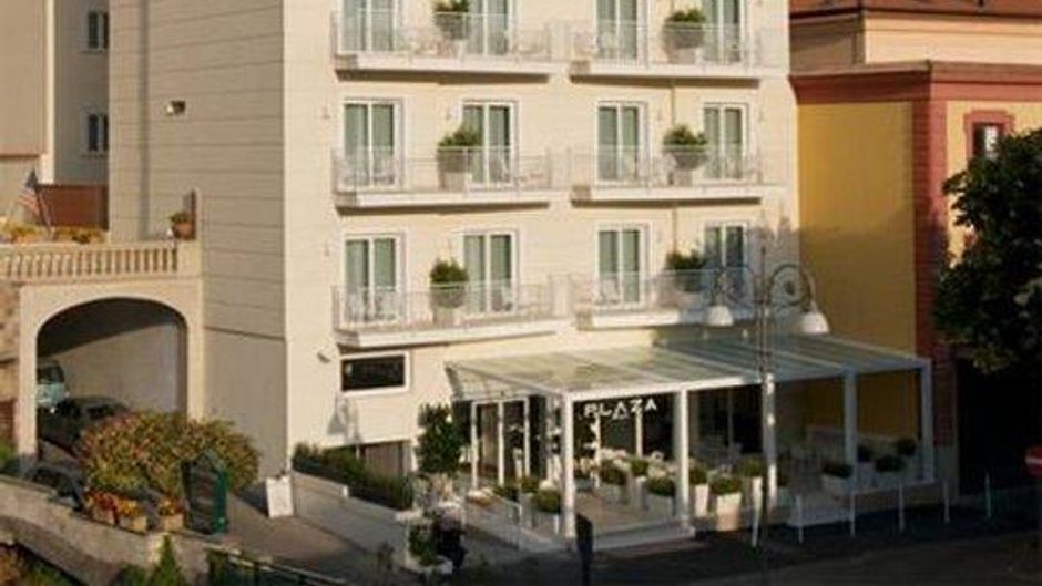 Hotel Plaza Exterior