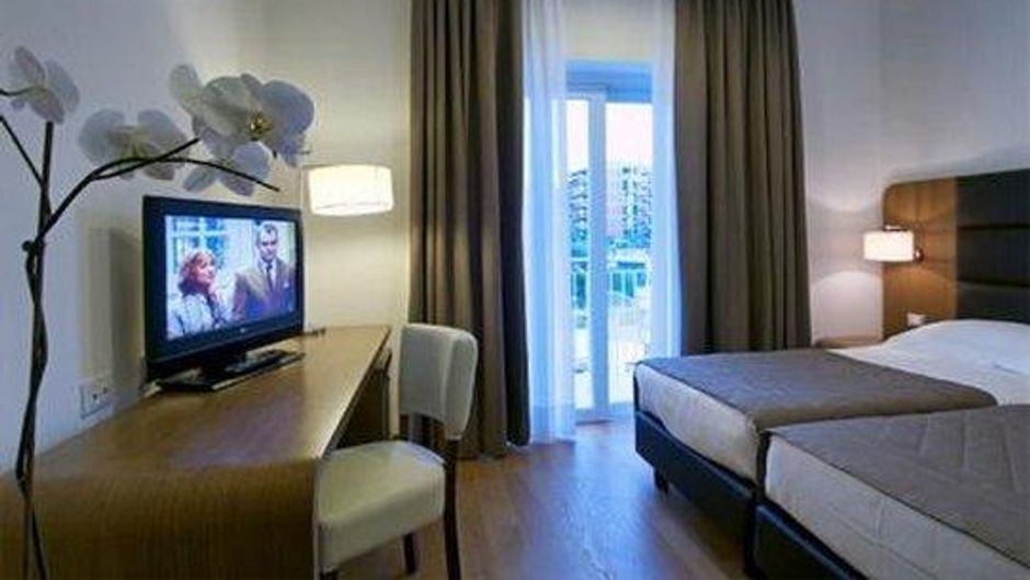 Hotel Plaza Room