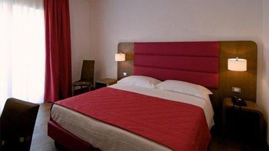 Hotel Plaza Room