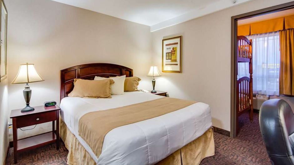Peavine Inn & Suites Suite