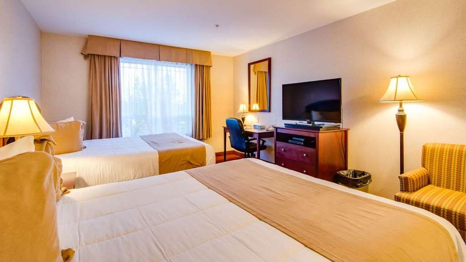 Peavine Inn & Suites Room