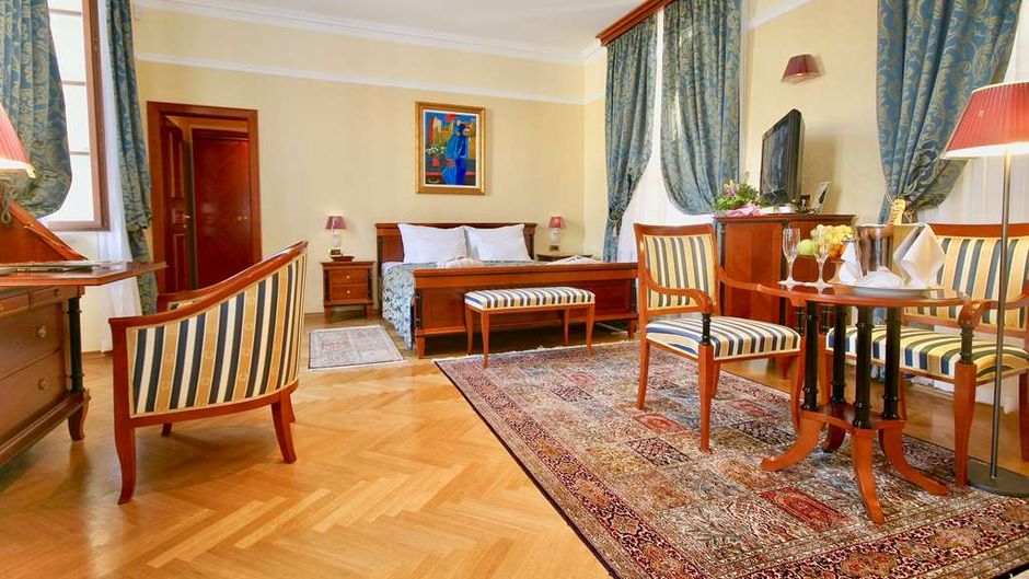 Hotel Kazbek Room