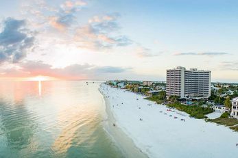 DiamondHead Beach Resort