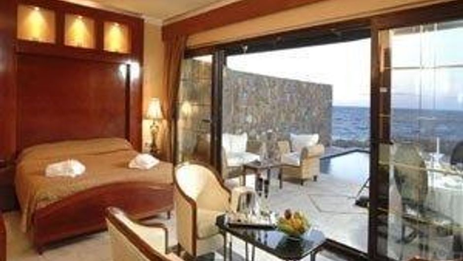Minos Imperial Suite