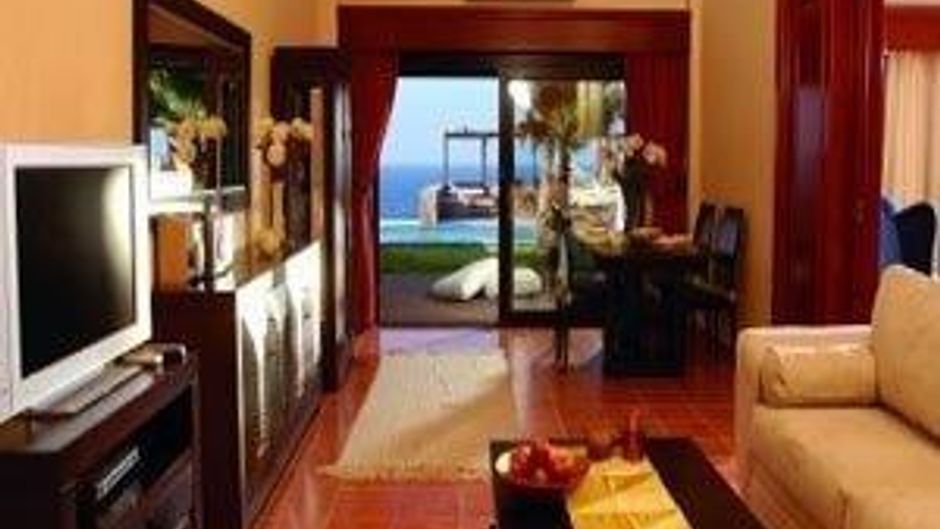 Minos Imperial Suite