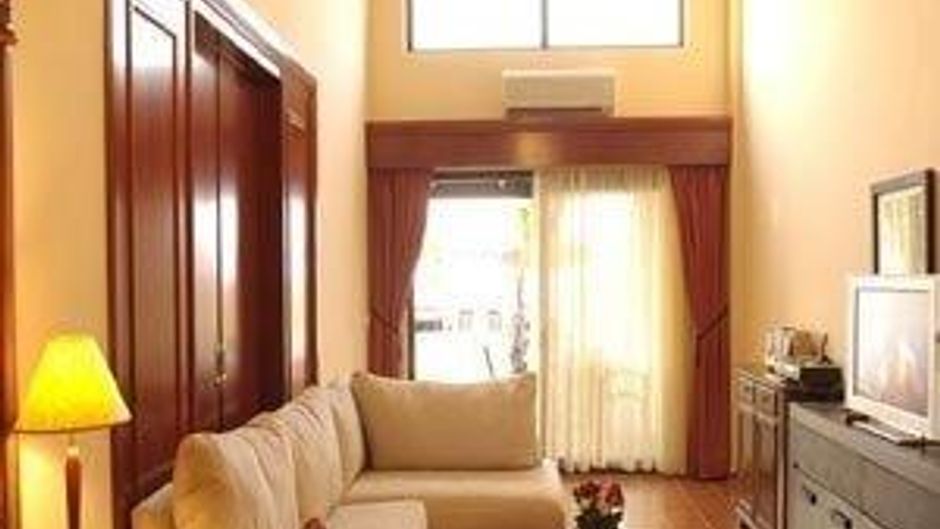 Minos Imperial Suite