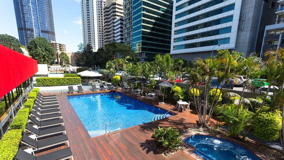 Royal on the Park Pool