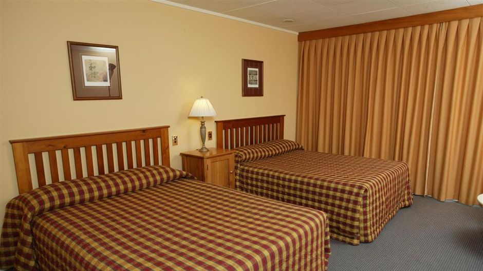 Brentwood Hotel Room