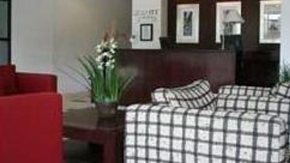 Hotel and Suites PF Lobby