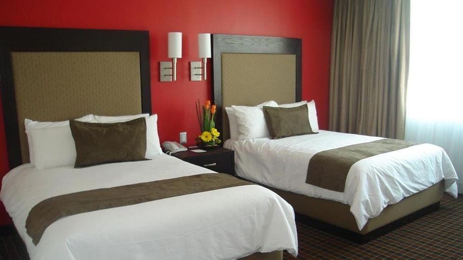 Hotel and Suites PF Room