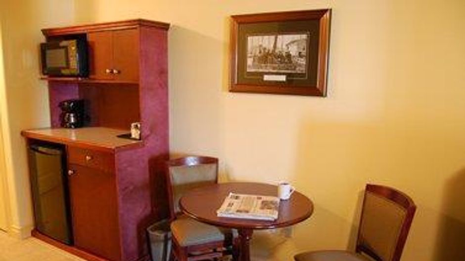 Nova Inn Peace River Room
