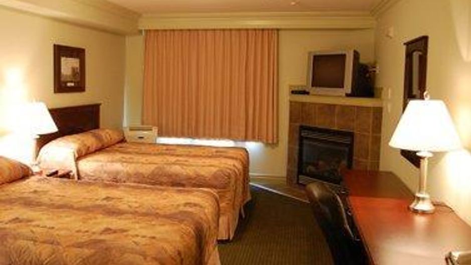 Nova Inn Peace River Room