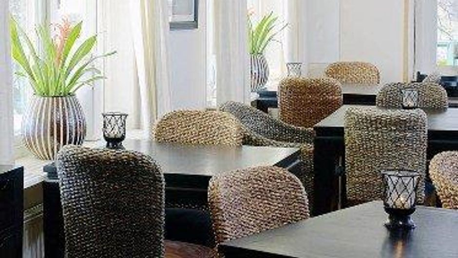 Maudes Hotel Restaurant