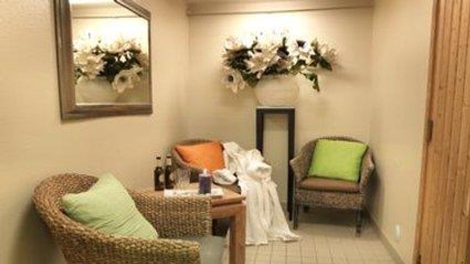 Maudes Hotel Room