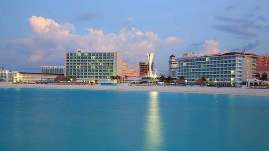 Krystal Cancun Exterior