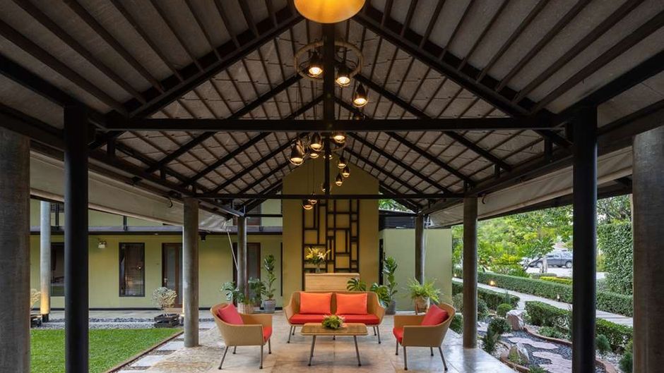 U Inchantree Kanchanaburi Resort Lobby