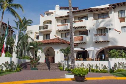 Plaza Pelicanos Grand Beach Resort