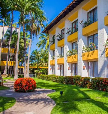 Plaza Pelicanos Club Beach Resort