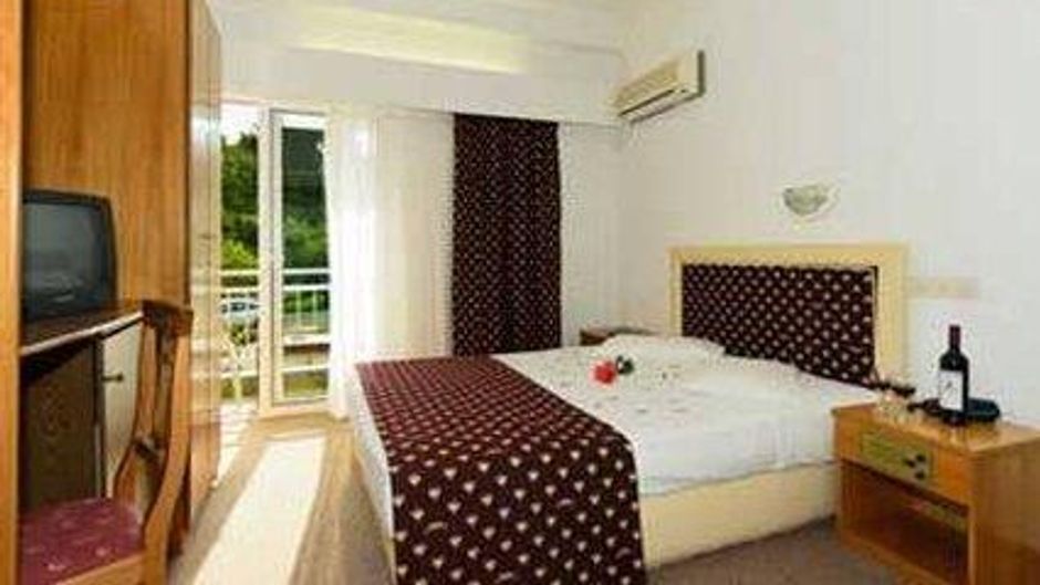 Mendi Hotel Room