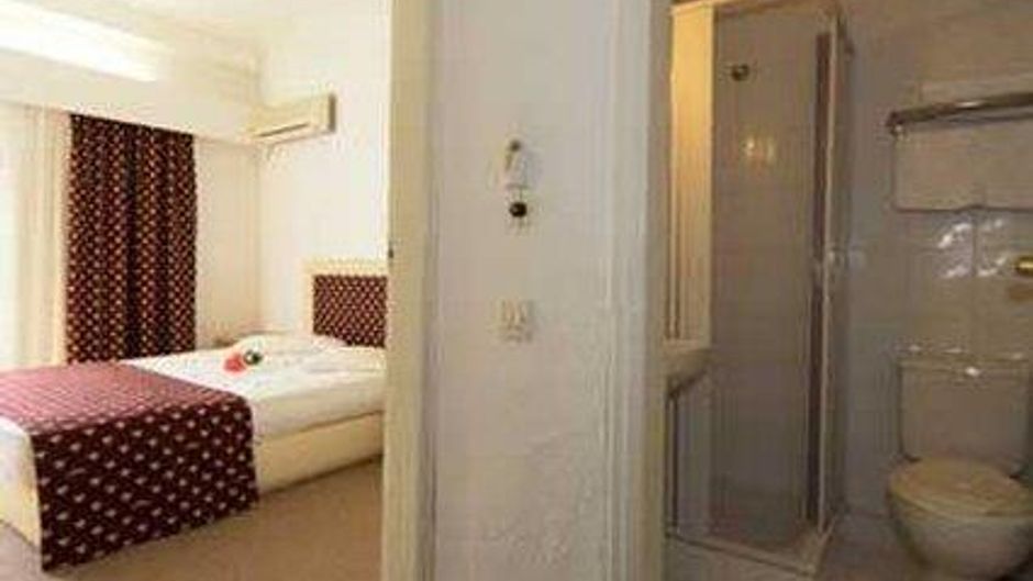 Mendi Hotel Room