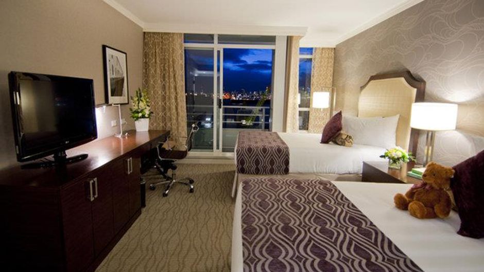 Pinnacle Hotel at The Pier Room