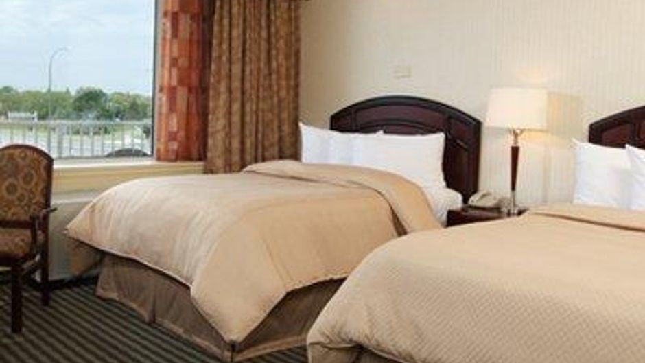 Viscount Gort Hotel Room