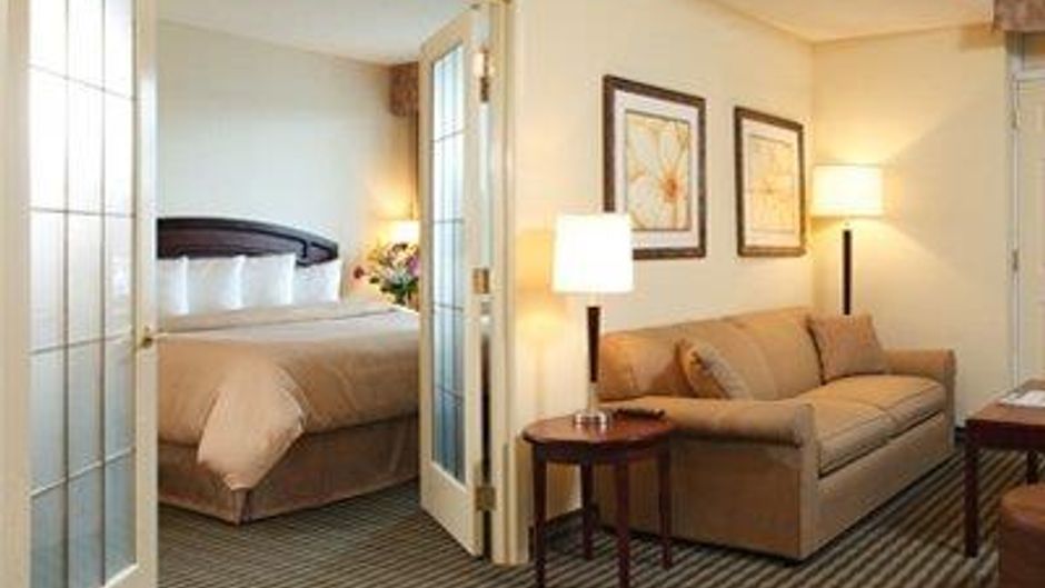 Viscount Gort Hotel Room