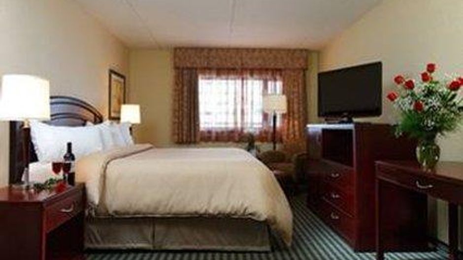 Viscount Gort Hotel Room