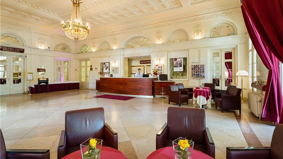 Austria Trend Schloss Wilhelminenberg Lobby