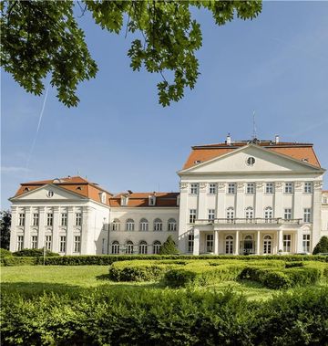Austria Trend Schloss Wilhelminenberg