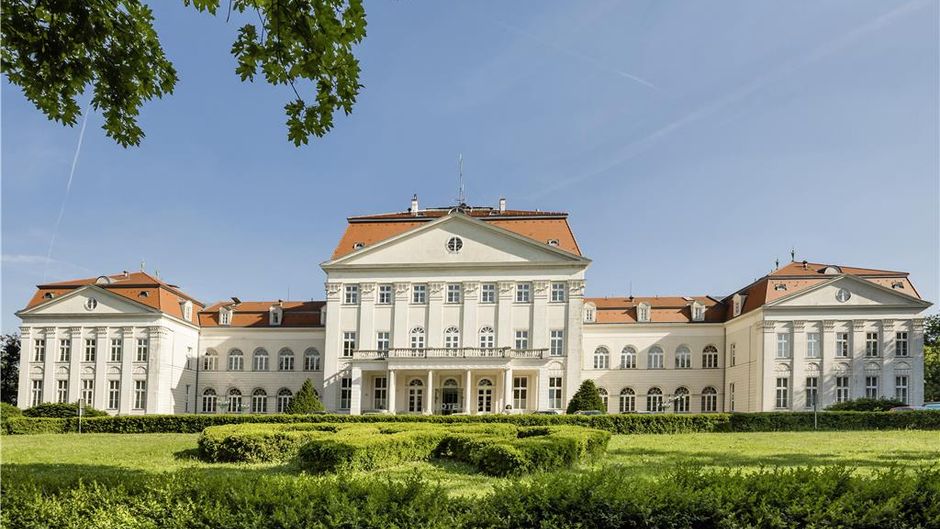 Austria Trend Schloss Wilhelminenberg Exterior