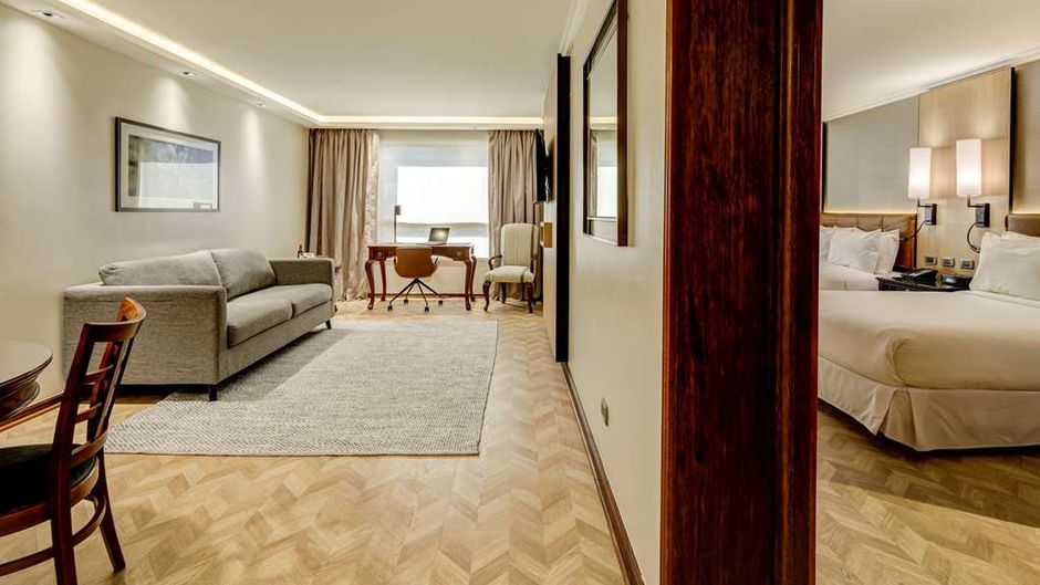 Plaza El Bosque Ebro Hotel Suite