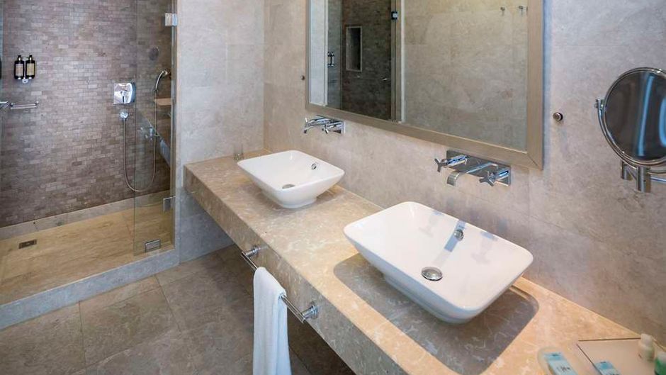 Titanic Business Kartal Hotel Room