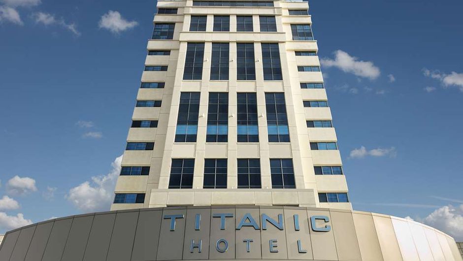 Titanic Business Kartal Hotel Exterior