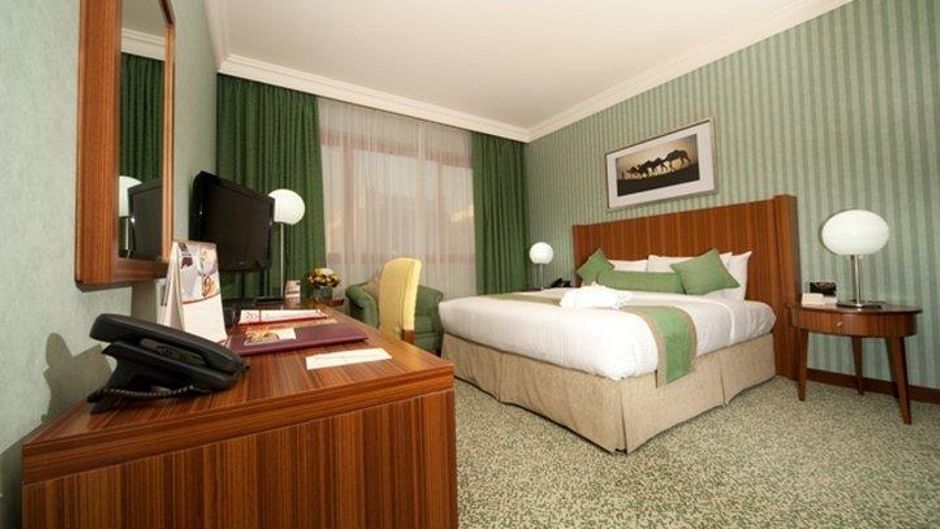 City Seasons Al Hamra Hotel Abu Dhabi Room