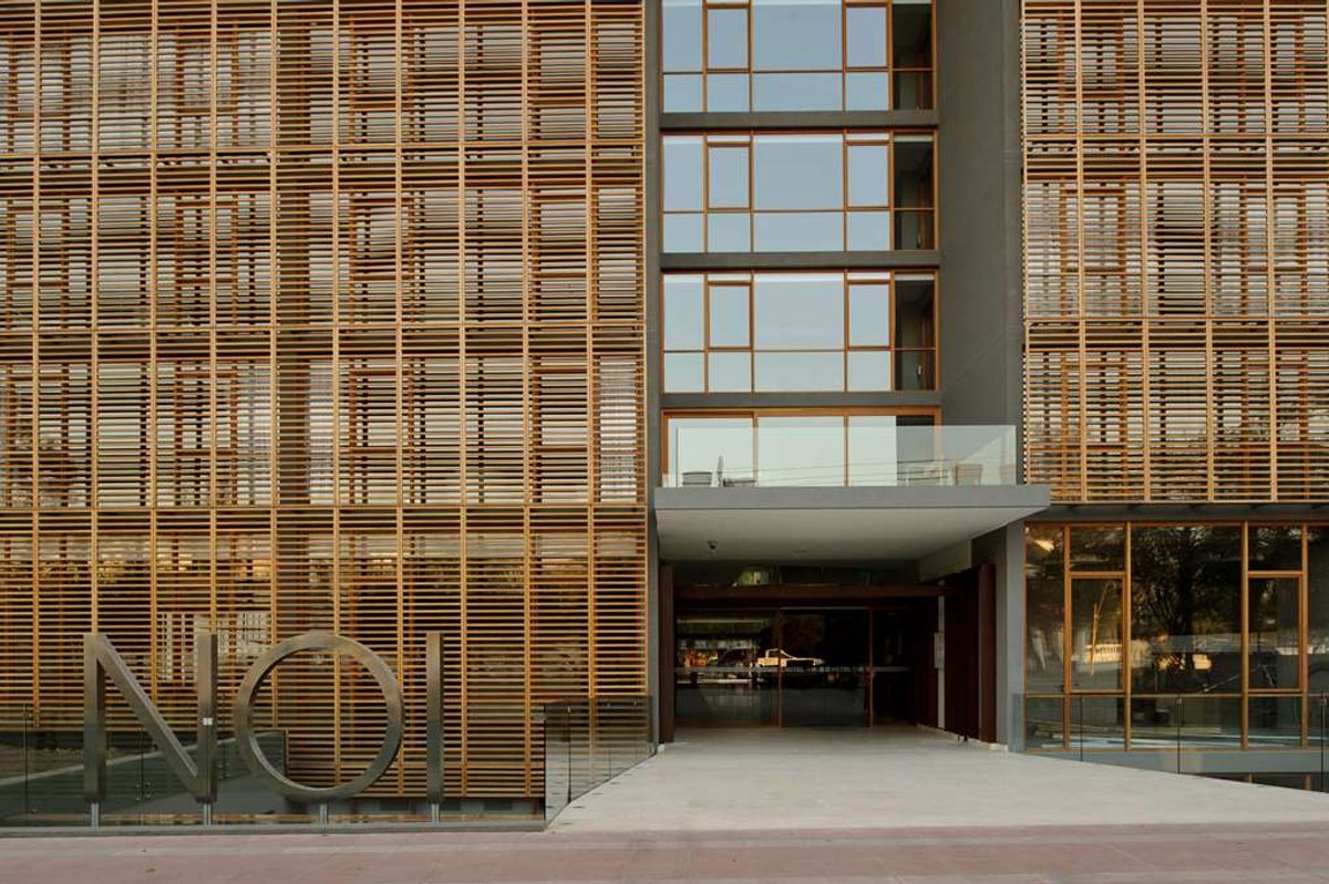 Noi Vitacura rooftop pool Santiago